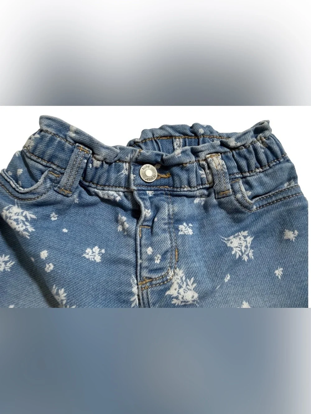OshKosh B’gosh Baby Girl 12M 3 Piece Bundle Floral Denim Jeans Knit Sweater